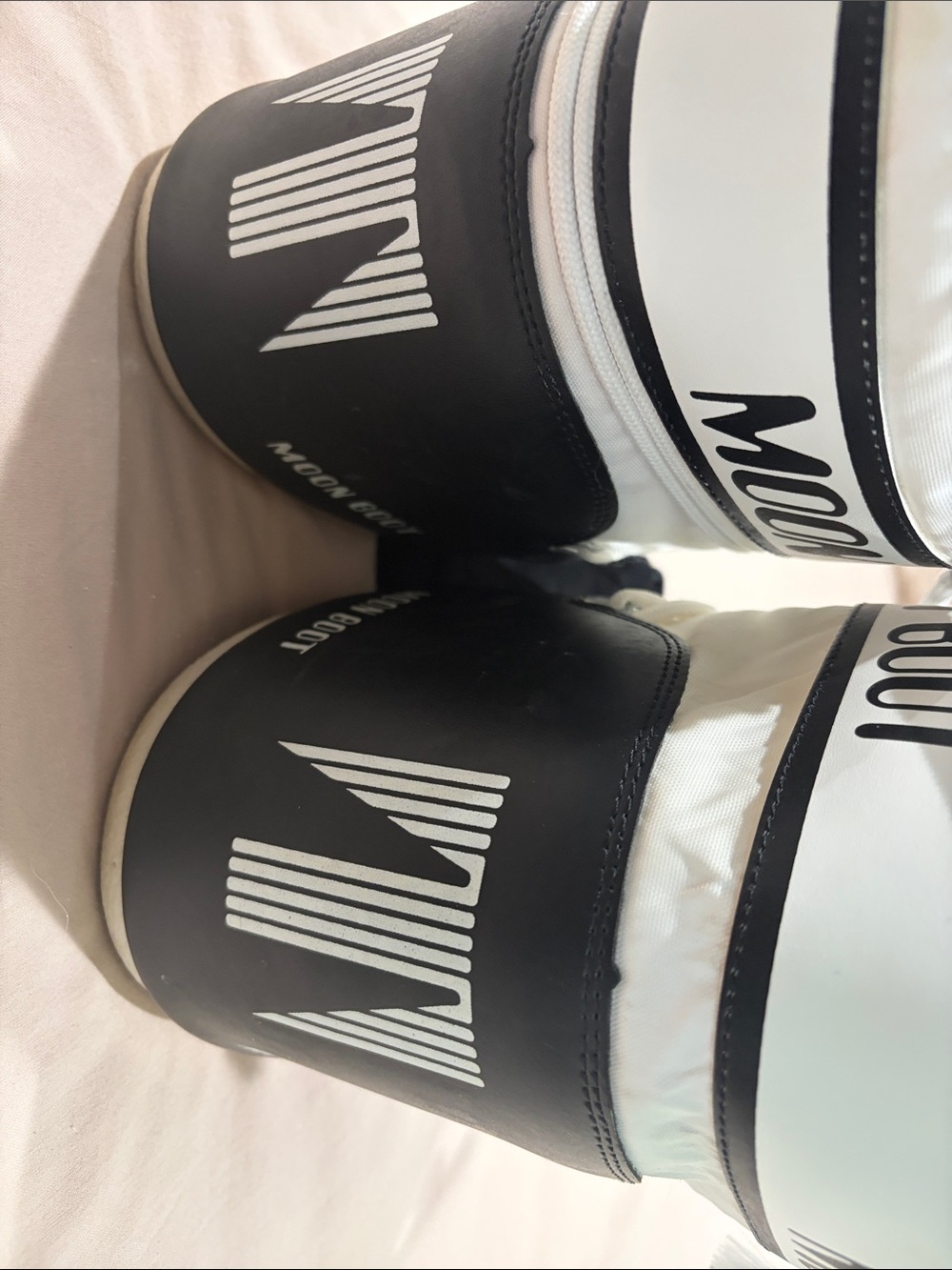 Moon Boots - Picture 4 of 4